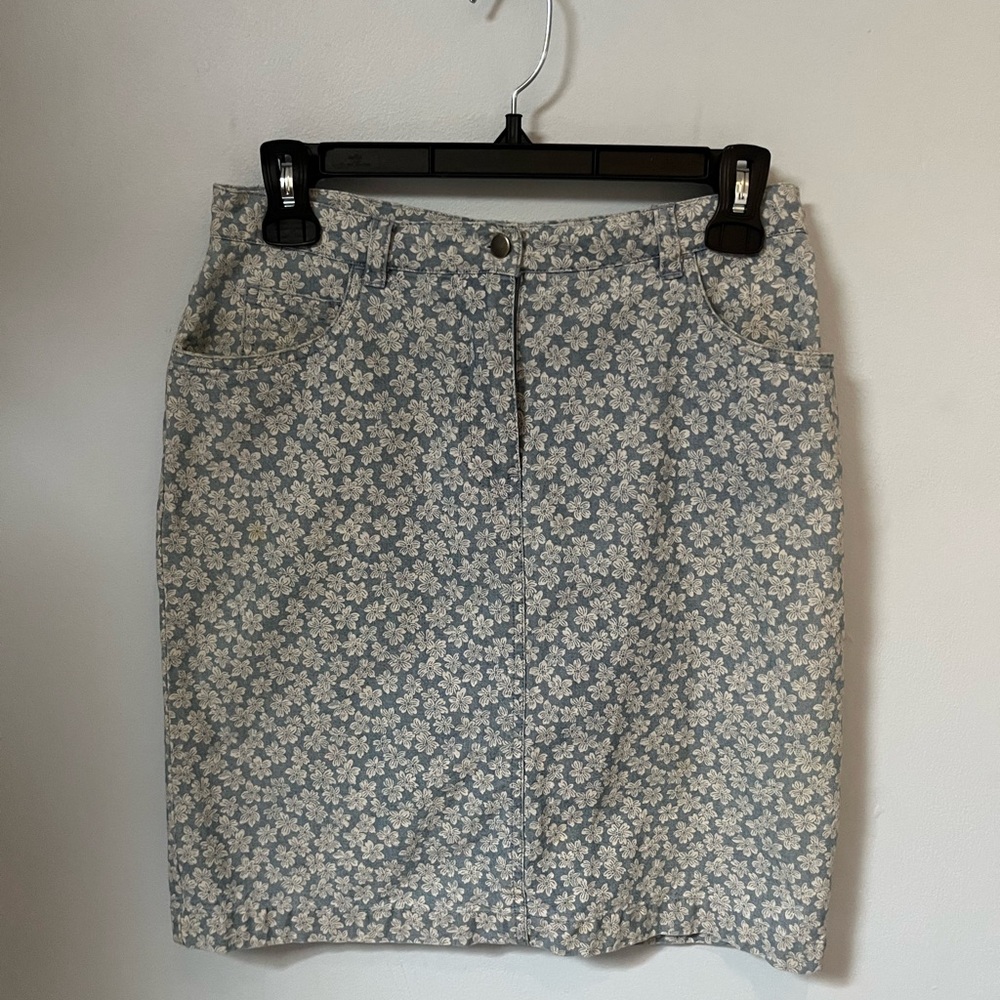 Floral‎ Blue and White Skirt | Women's 4